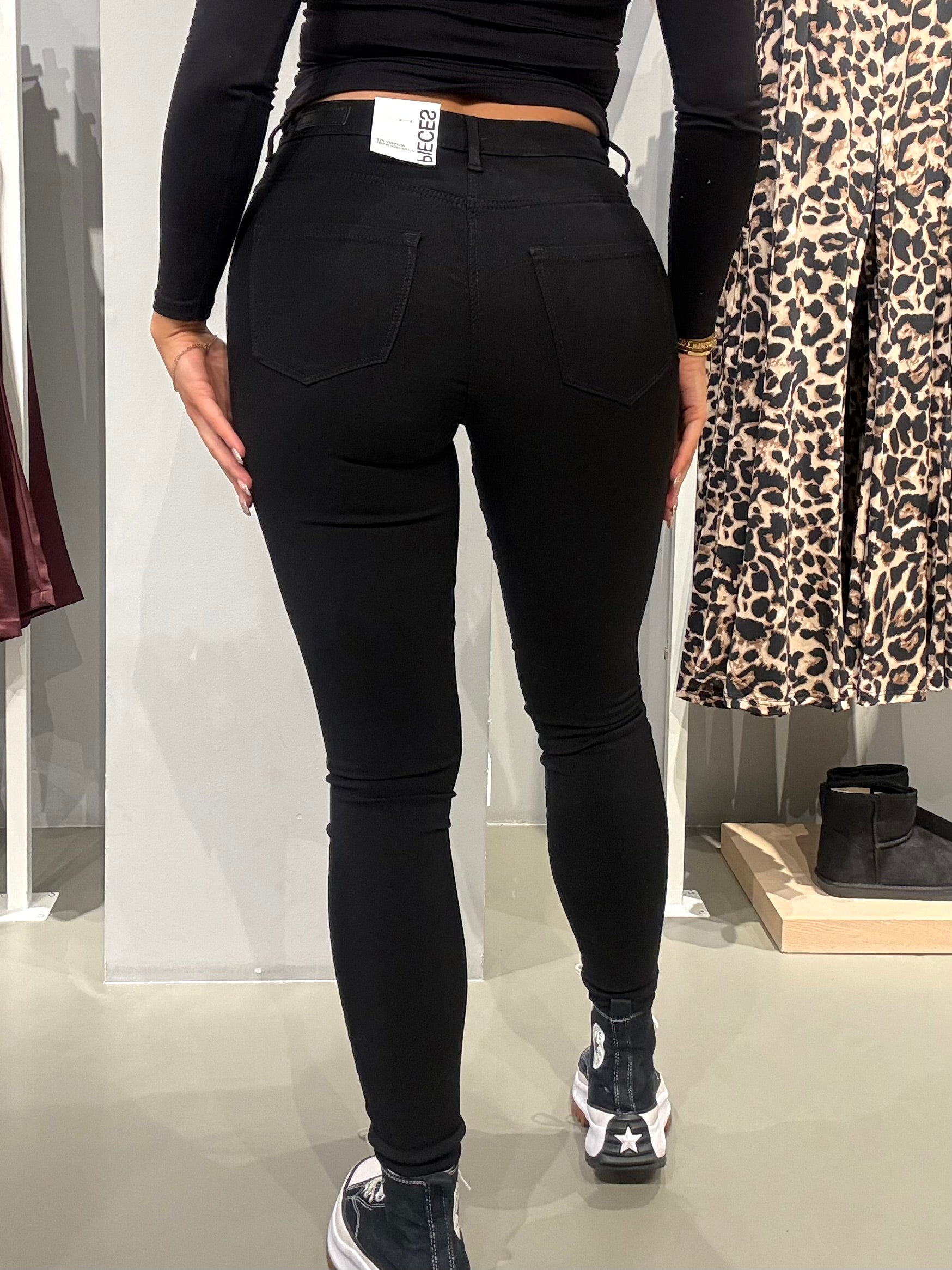 PCHIGHSKIN Leggings - Black